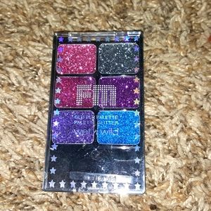 Wet N Wild Glitter Eyeshadow Palette